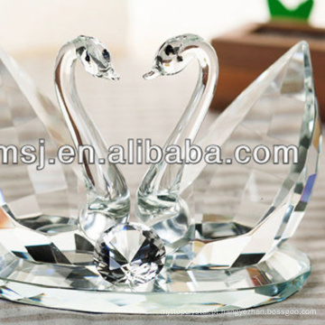 Modelo de cisne de cristal gravado diamante para lembranças de casamento